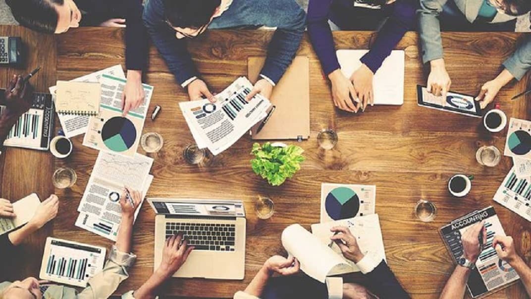 Affärsmöte och konferens med teamarbete hos O’Learys Group